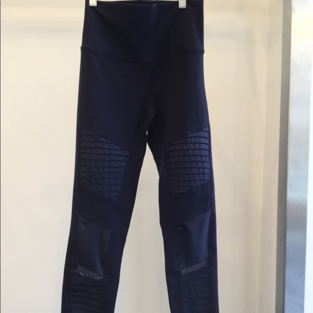 NWT Alo Yoga Navy HIgh Waist Moto Size M!